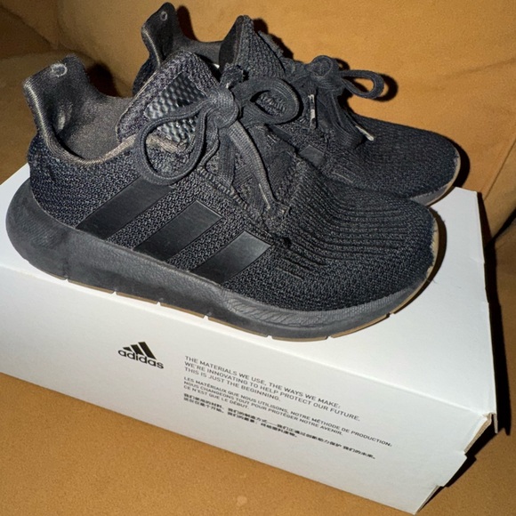 Adidas Swift Run Size 12K - Picture 1 of 4